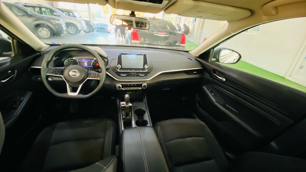 نيسان ألتيما